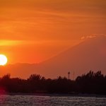 Sonnenuntergang mit Blick auf Gili T und den Gunung Batur