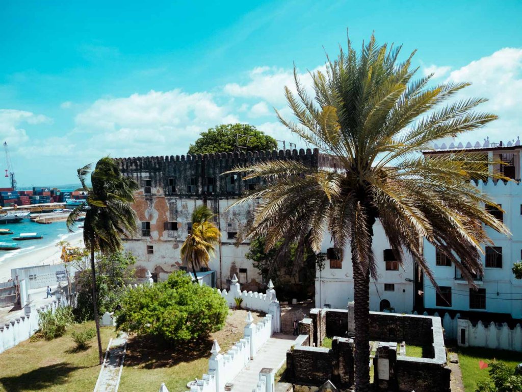 Ausblick vom Palace Museum (Beit-el-Sahel) auf den Hafen von Stone Town