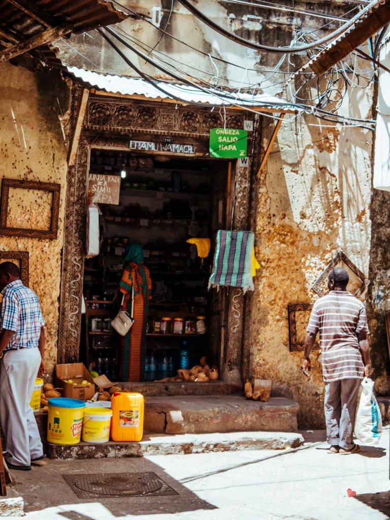 Kleiner Verkaufsladen in Stone Town, Sansibar