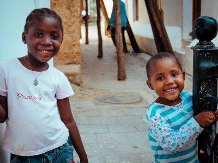 Mädchen in Stone Town, Zanzibar